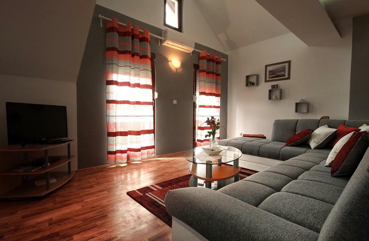 Medeni Apartment Rakovica
